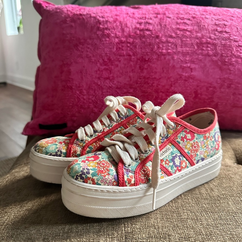 Victoria Barcelona Liberty Floral Print Platform Sneakers sz: 4